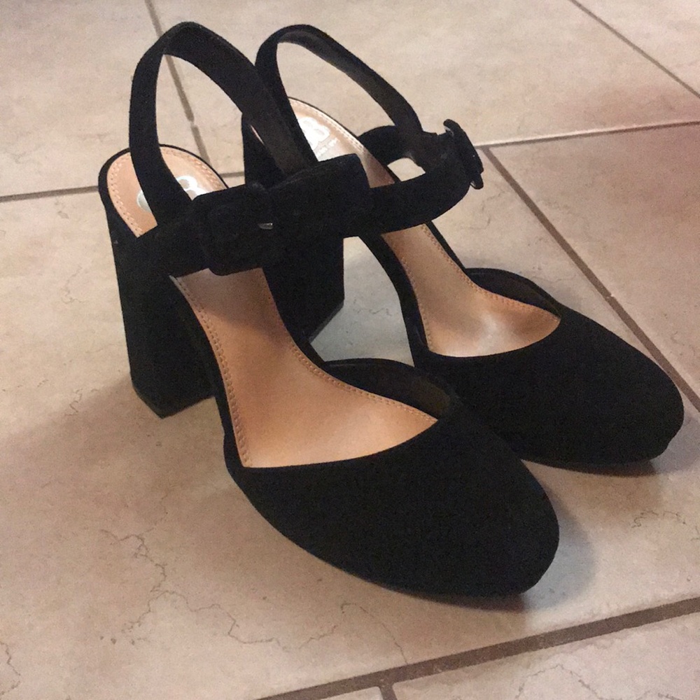 Black Gianni Bini Block Heels